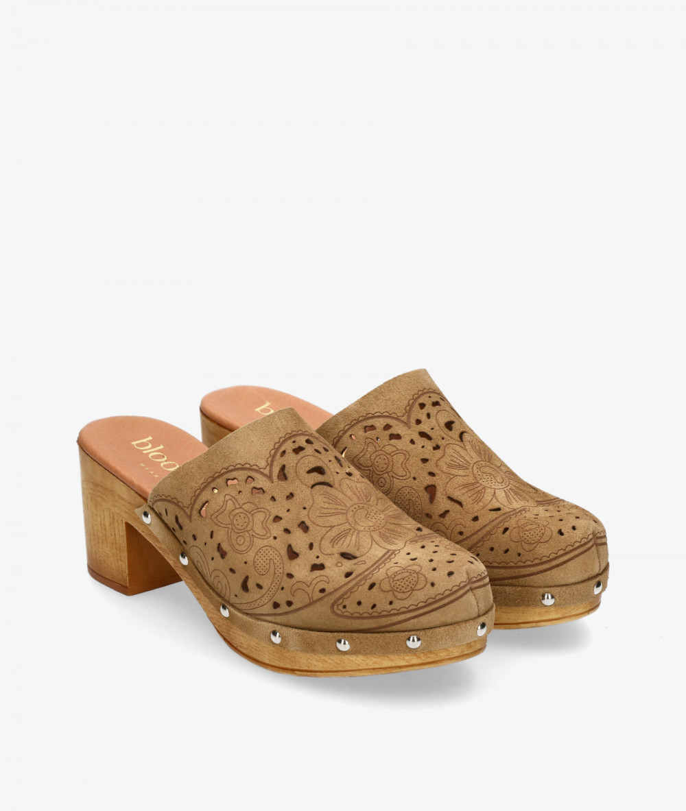 bloom&you Wooden sandals COSTA in camel split suede