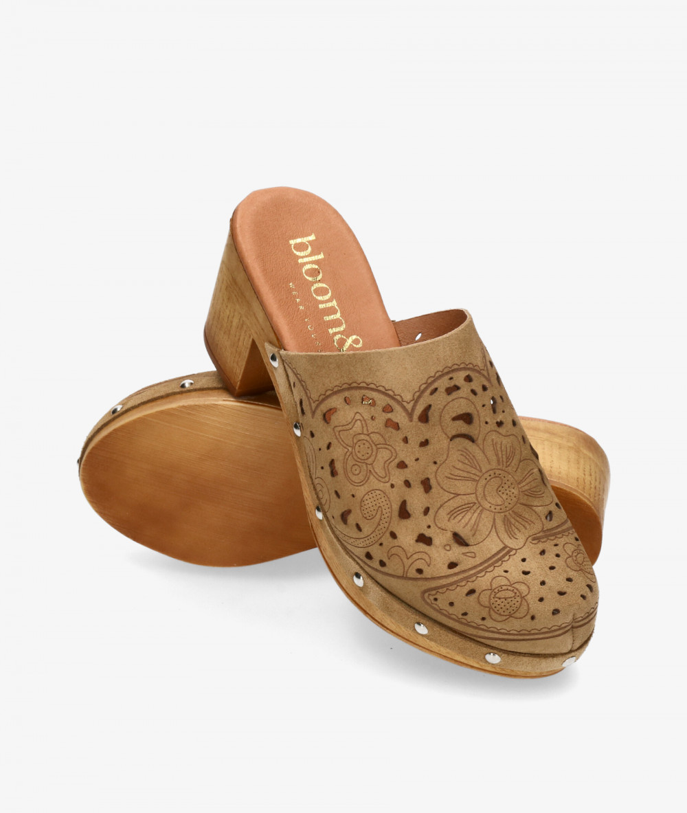 bloom&you Wooden sandals COSTA in camel split suede