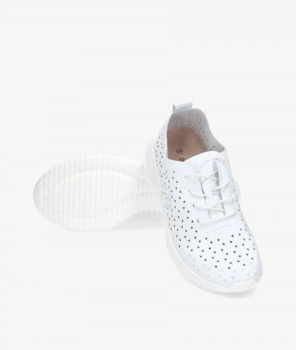 Deportivos EOLIGEROS  LIBERTE en blanco