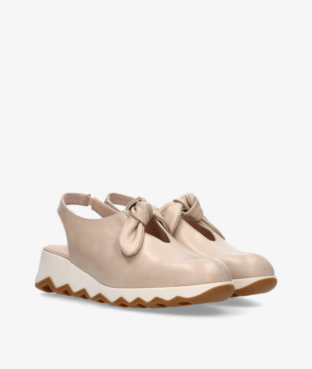 Zapatos de cuña Wonders C-7602 en beige