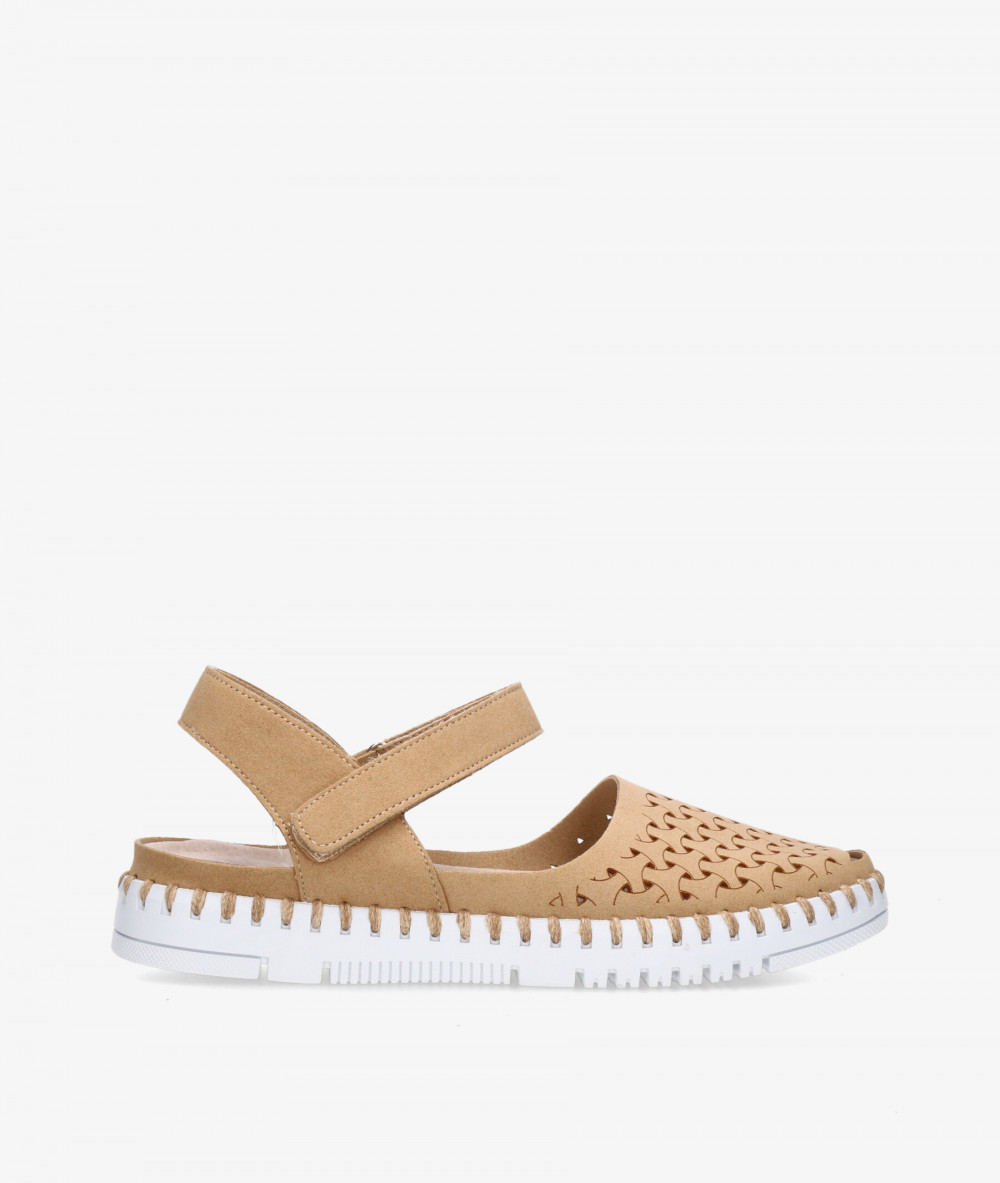 Zapatos planos EOLIGEROS TROMPY en beige