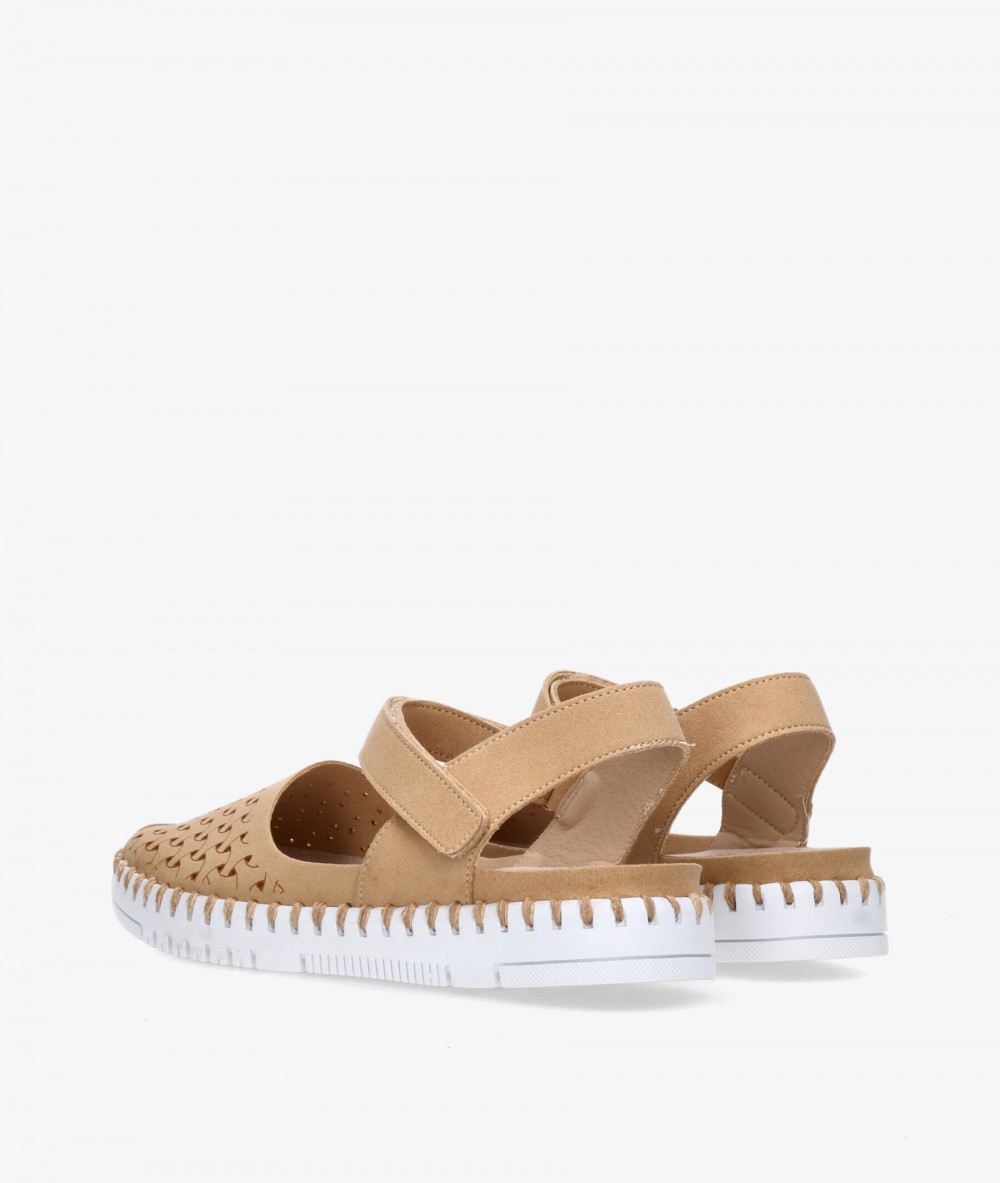 Zapatos planos EOLIGEROS TROMPY en beige