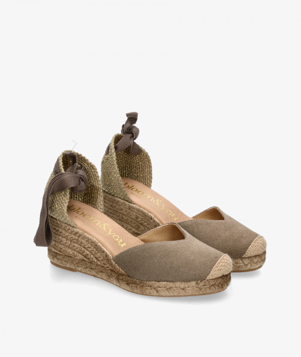 bloom&you Espadrilles  PETUNIA in taupe split suede