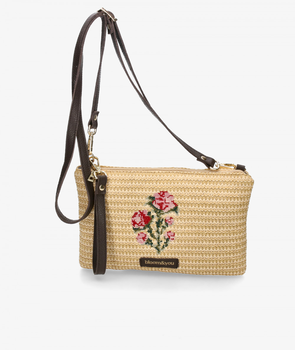 Elevate your look! Our Clutch bag collection a combination of design, quality and comfort for your daily outfits