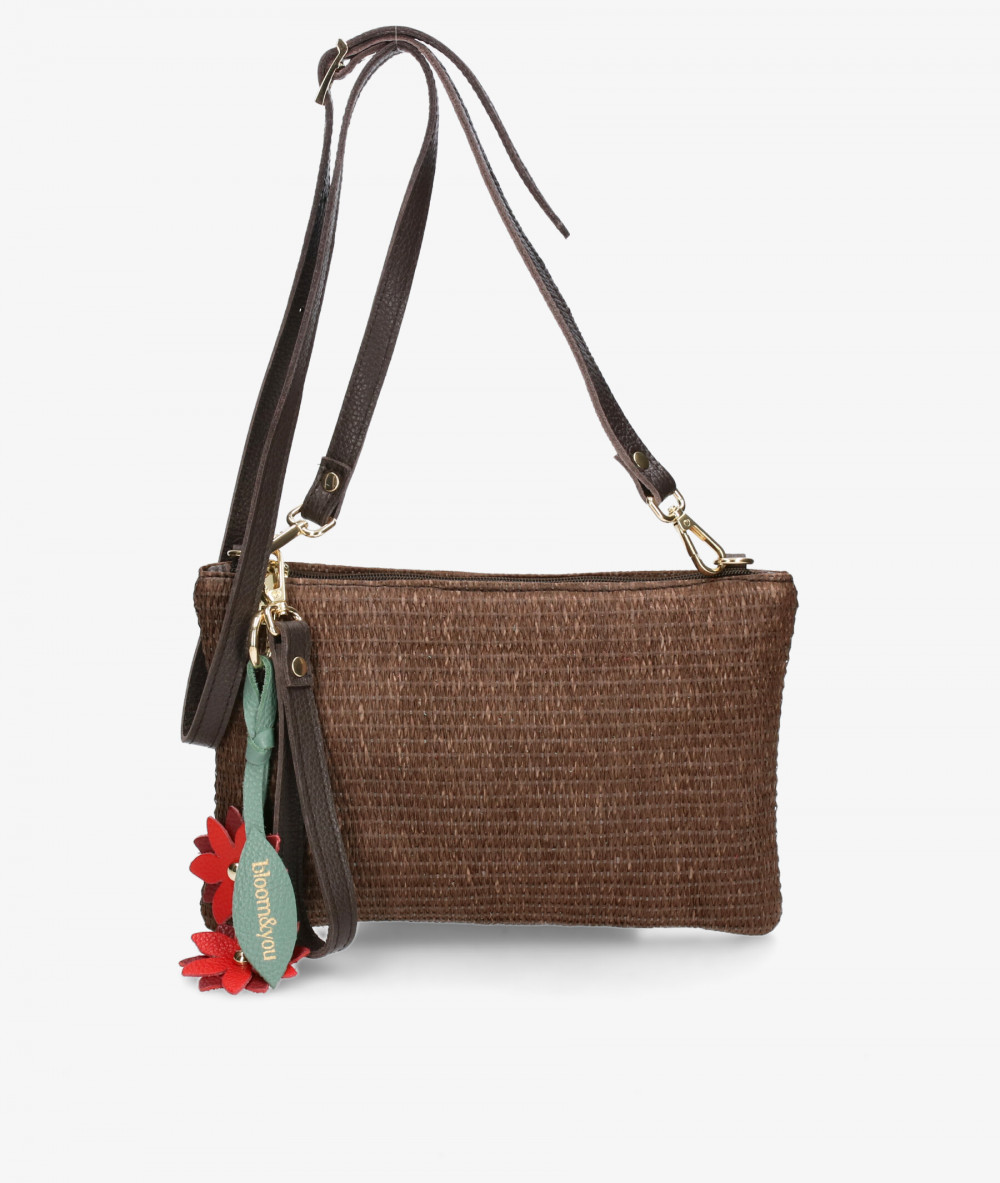 Elevate your look! Our Clutch bag collection a combination of design, quality and comfort for your daily outfits