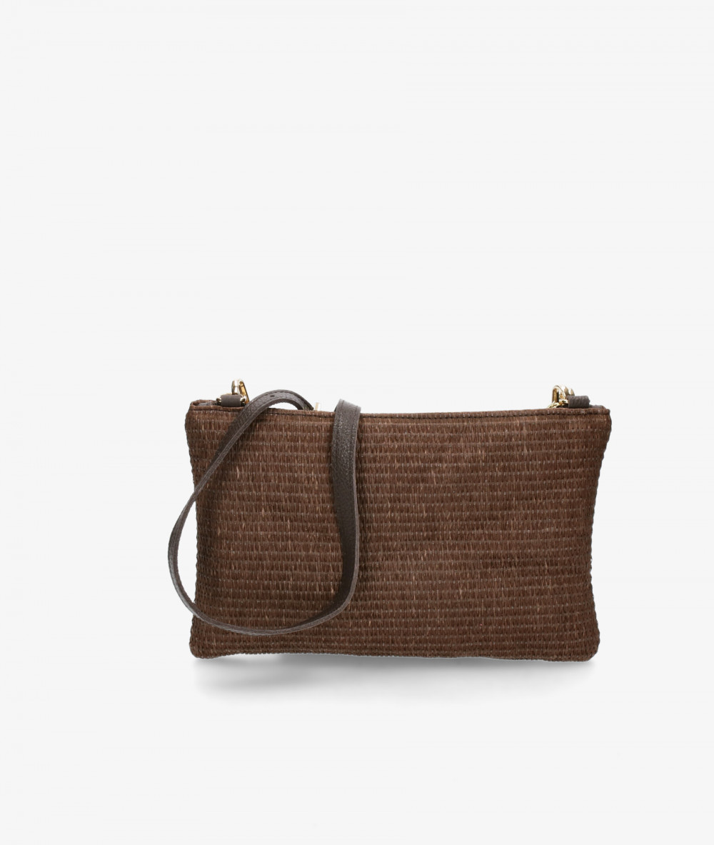 Elevate your look! Our Clutch bag collection a combination of design, quality and comfort for your daily outfits