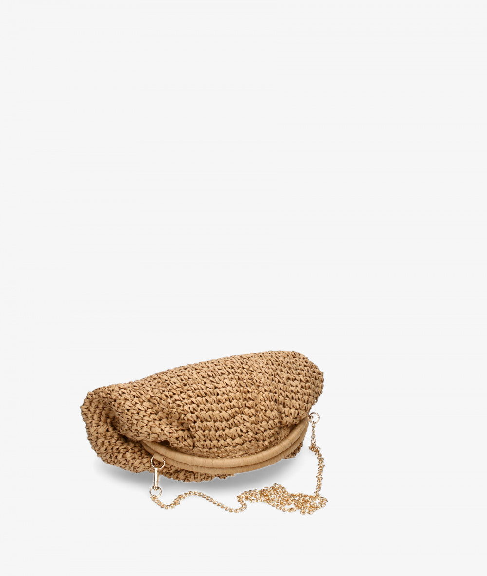 Elevate your look! Our Clutch bag collection a combination of design, quality and comfort for your daily outfits