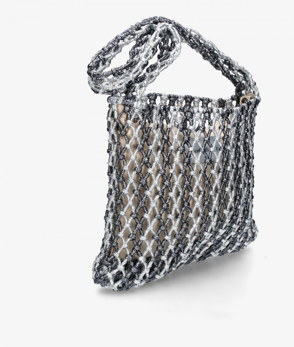 Elevate your look! Our Bag collection a combination of design, quality and comfort for your daily outfits