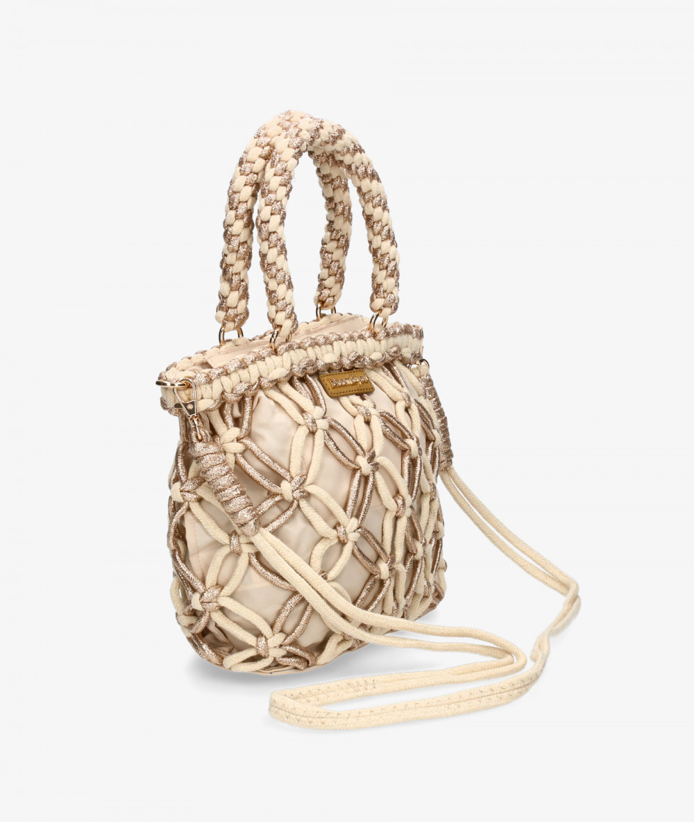 Elevate your look! Our Bag collection a combination of design, quality and comfort for your daily outfits