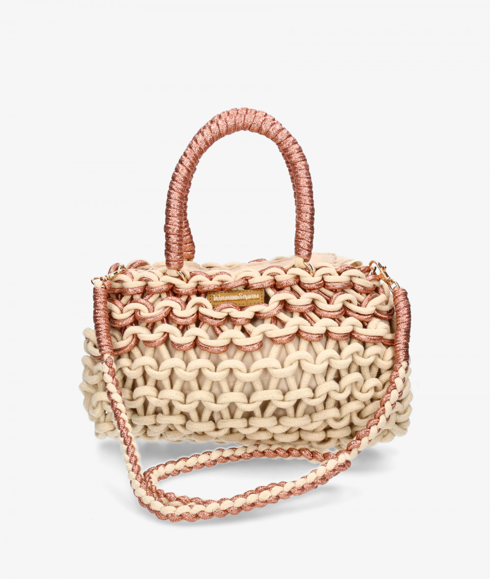 Elevate your look! Our Bag collection a combination of design, quality and comfort for your daily outfits