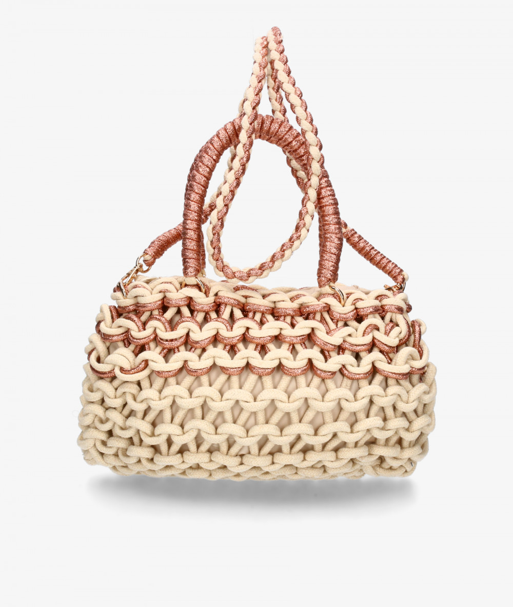 Elevate your look! Our Bag collection a combination of design, quality and comfort for your daily outfits