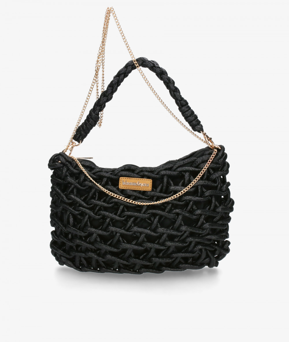 Elevate your look! Our Bag collection a combination of design, quality and comfort for your daily outfits