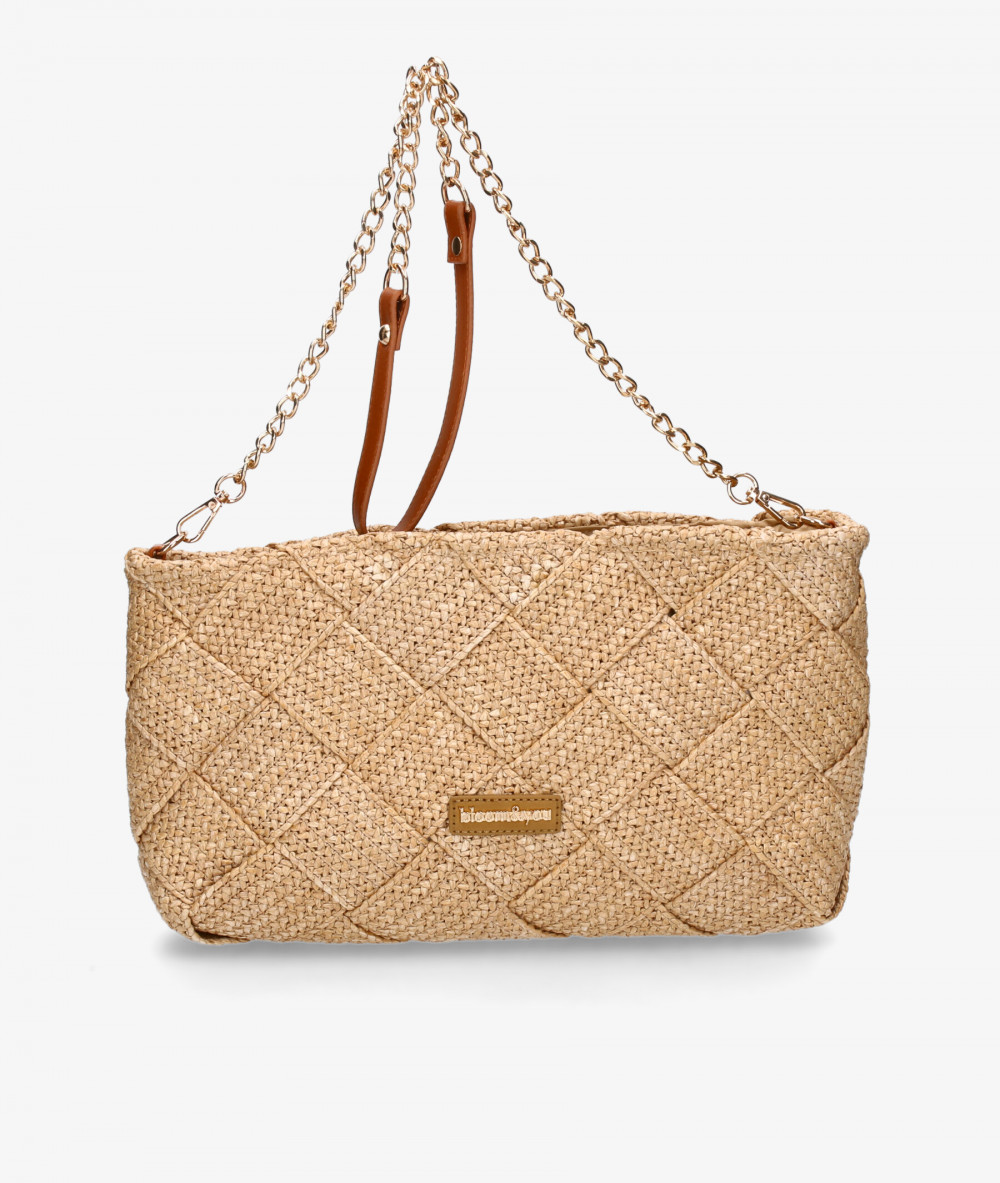 Elevate your look! Our Bag collection a combination of design, quality and comfort for your daily outfits