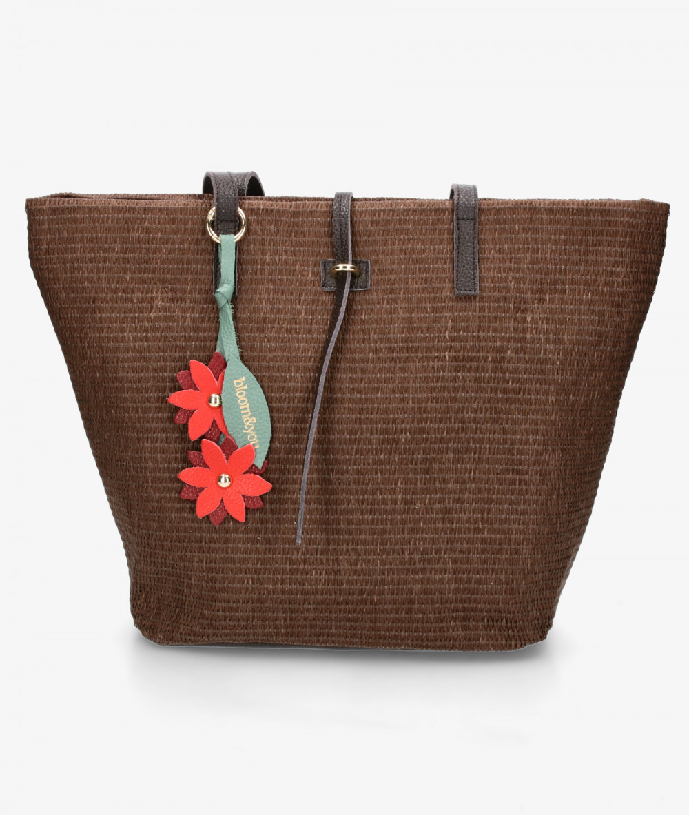 Elevate your look! Our Bag collection a combination of design, quality and comfort for your daily outfits