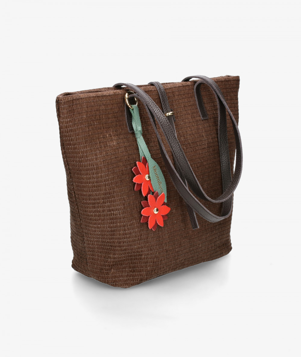 Elevate your look! Our Bag collection a combination of design, quality and comfort for your daily outfits