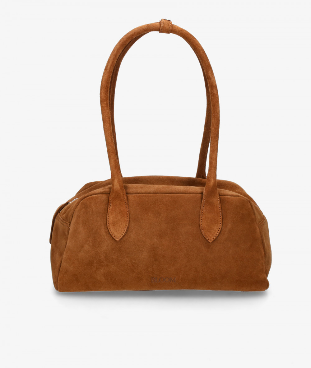 Elevate your look! Our Bag collection a combination of design, quality and comfort for your daily outfits