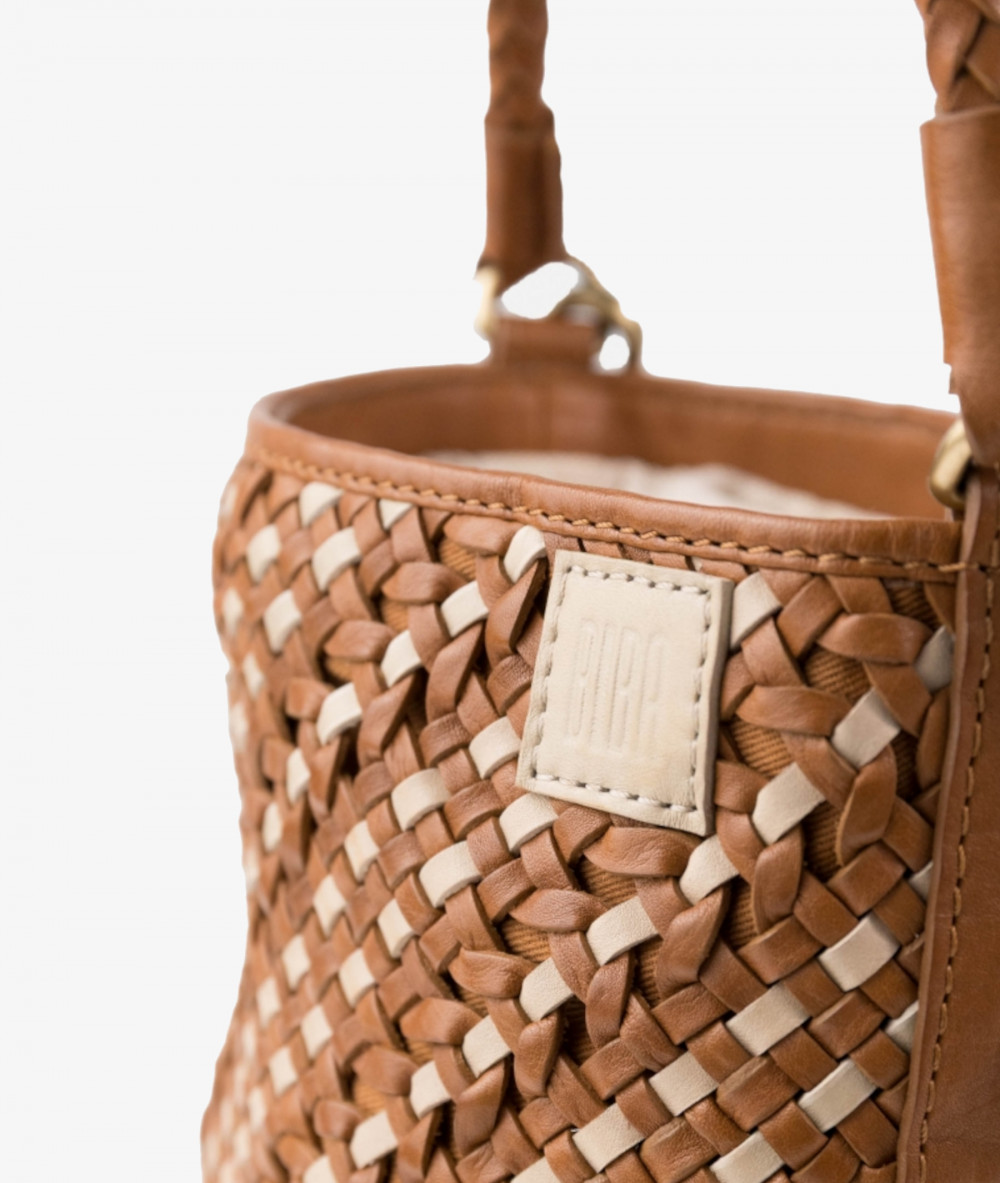 Elevate your look! Our Bag collection a combination of design, quality and comfort for your daily outfits