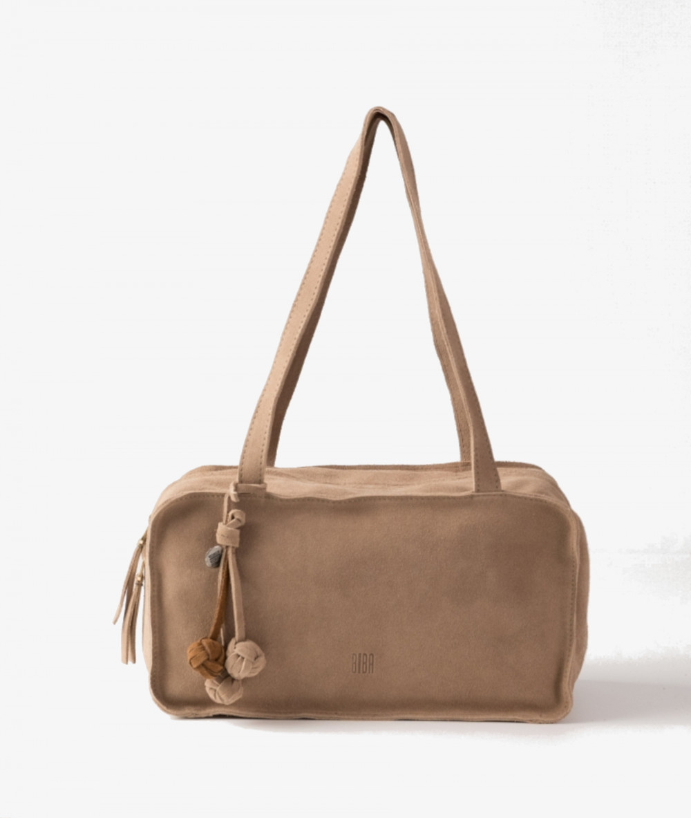 Elevate your look! Our Bag collection a combination of design, quality and comfort for your daily outfits