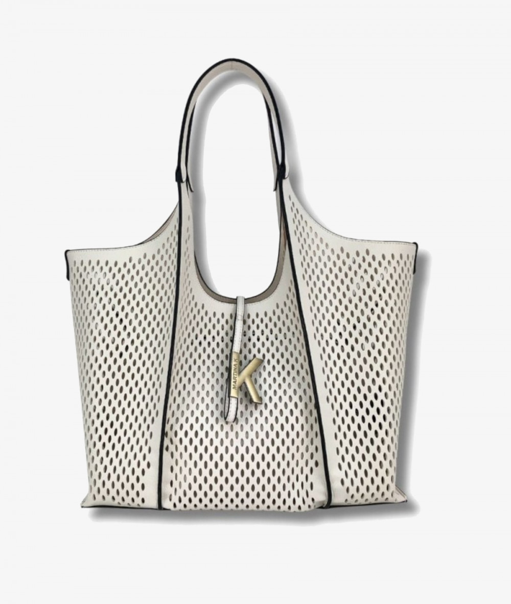 Elevate your look! Our Bag collection a combination of design, quality and comfort for your daily outfits