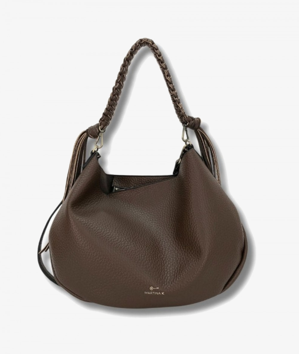 Elevate your look! Our Bag collection a combination of design, quality and comfort for your daily outfits