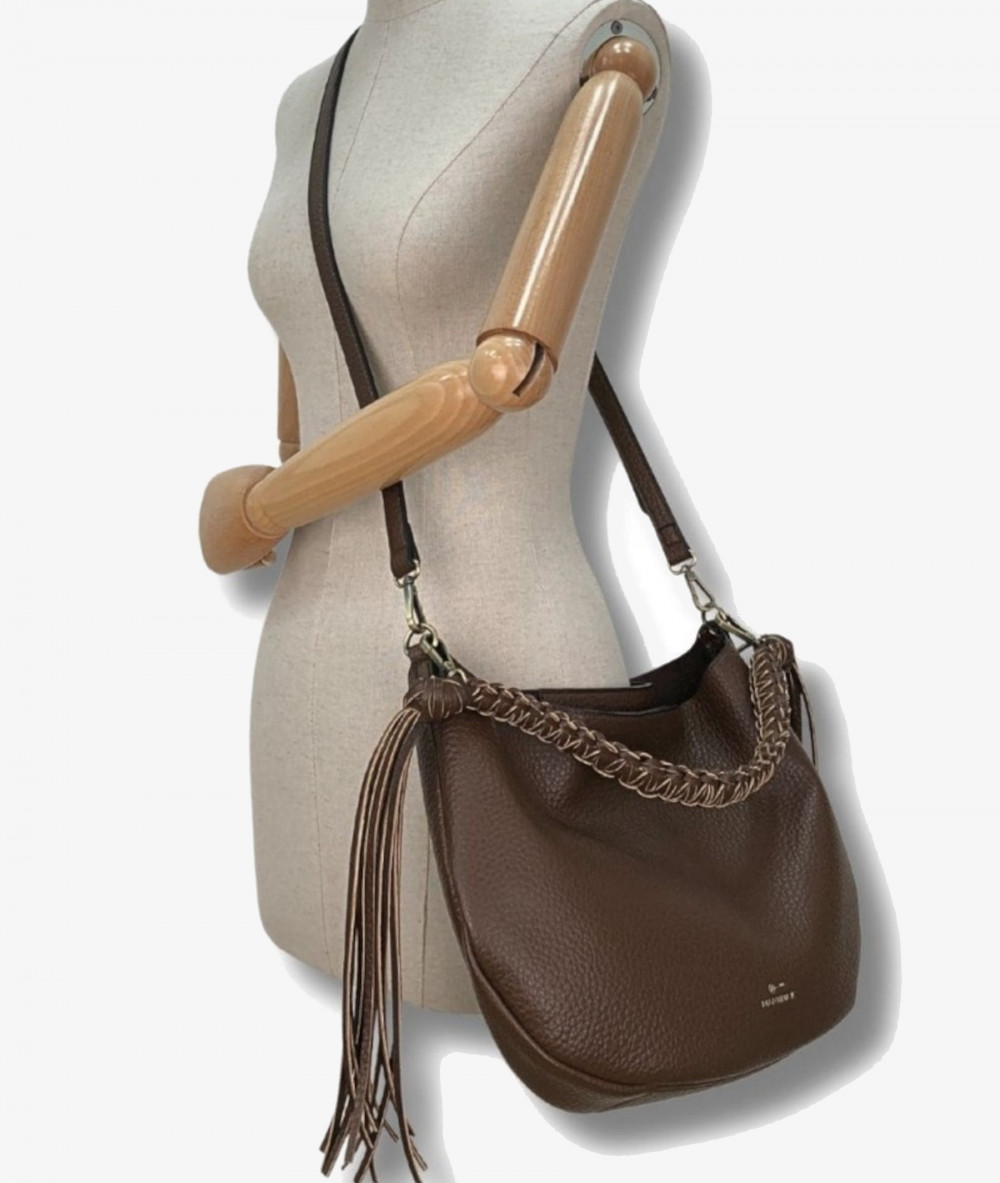 Elevate your look! Our Bag collection a combination of design, quality and comfort for your daily outfits