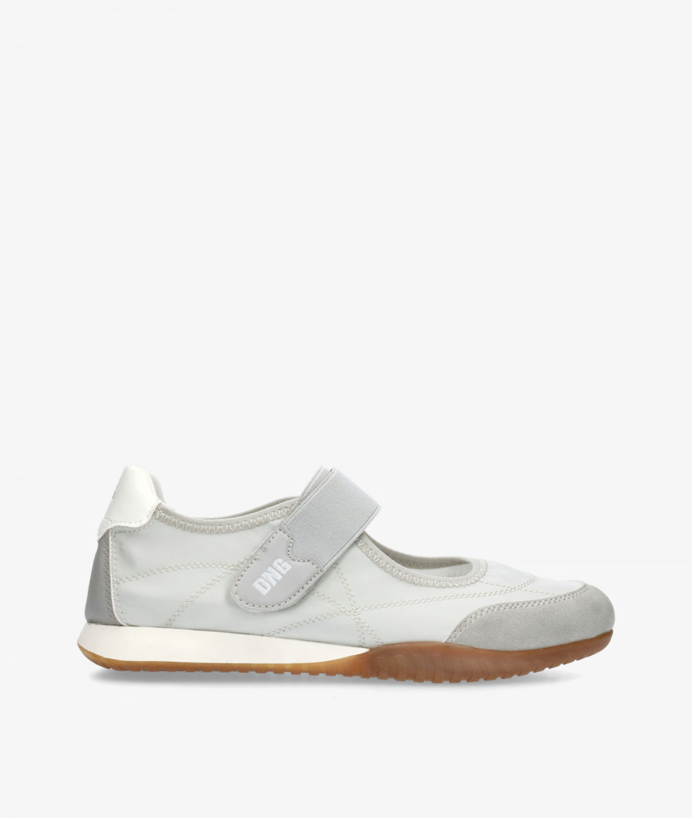 Merceditas D'angela 30537 en piedra