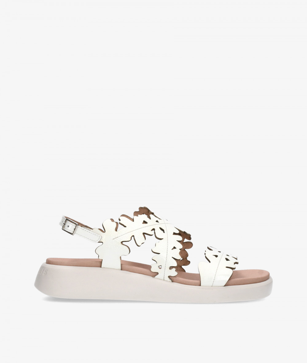 Sandalias Wonders  C-6551 en charol blanco