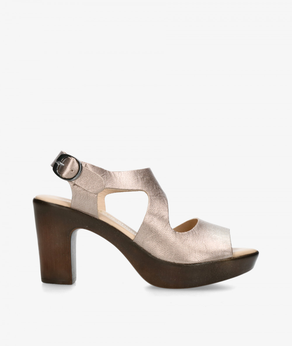 Sandalias pabloochoa.shoes  450 en taupe metalizado