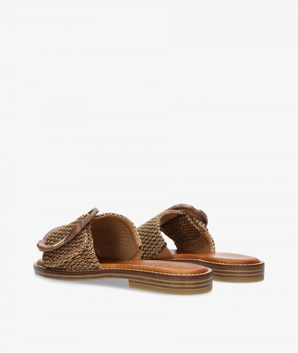 Sandalias Carmela  163161 en camel
