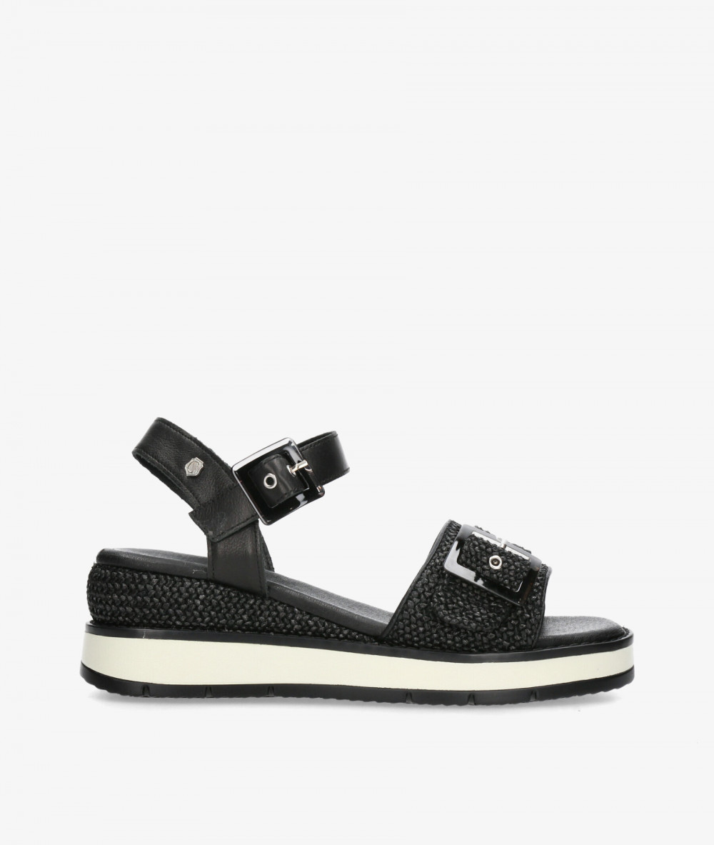 Sandalias Carmela  163217 en negro