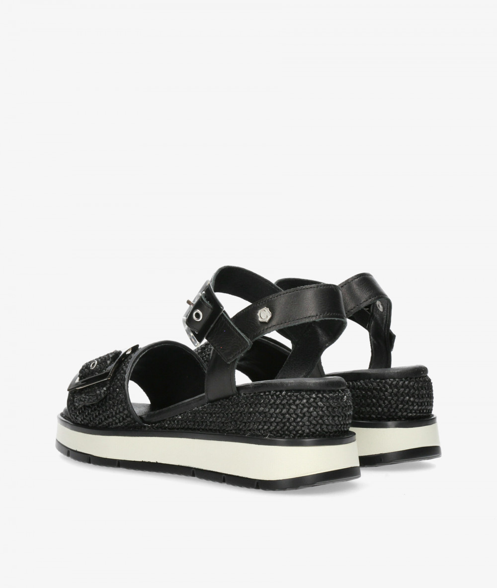 Sandalias Carmela  163217 en negro