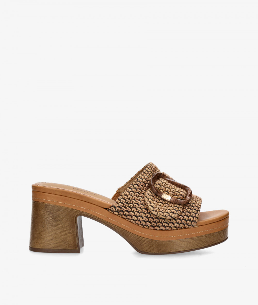 Sandalias Carmela  163158 en camel