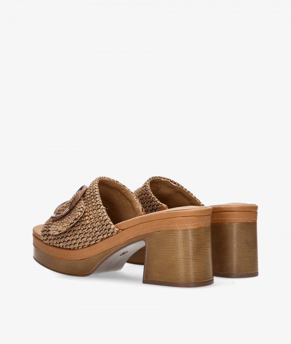 Sandalias Carmela  163158 en camel