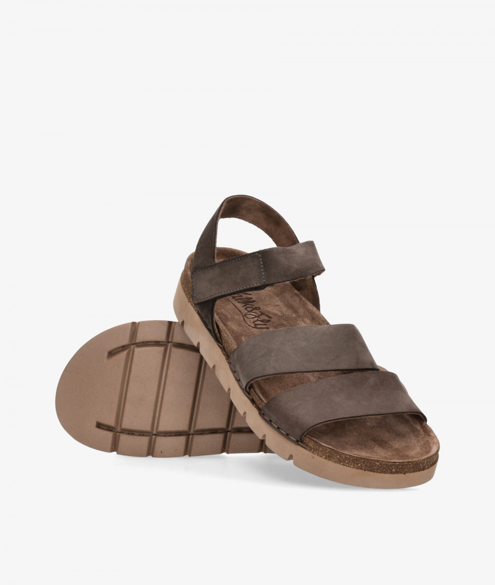 Sandalias Walk & Fly  8385-51230 en nobuck marrón