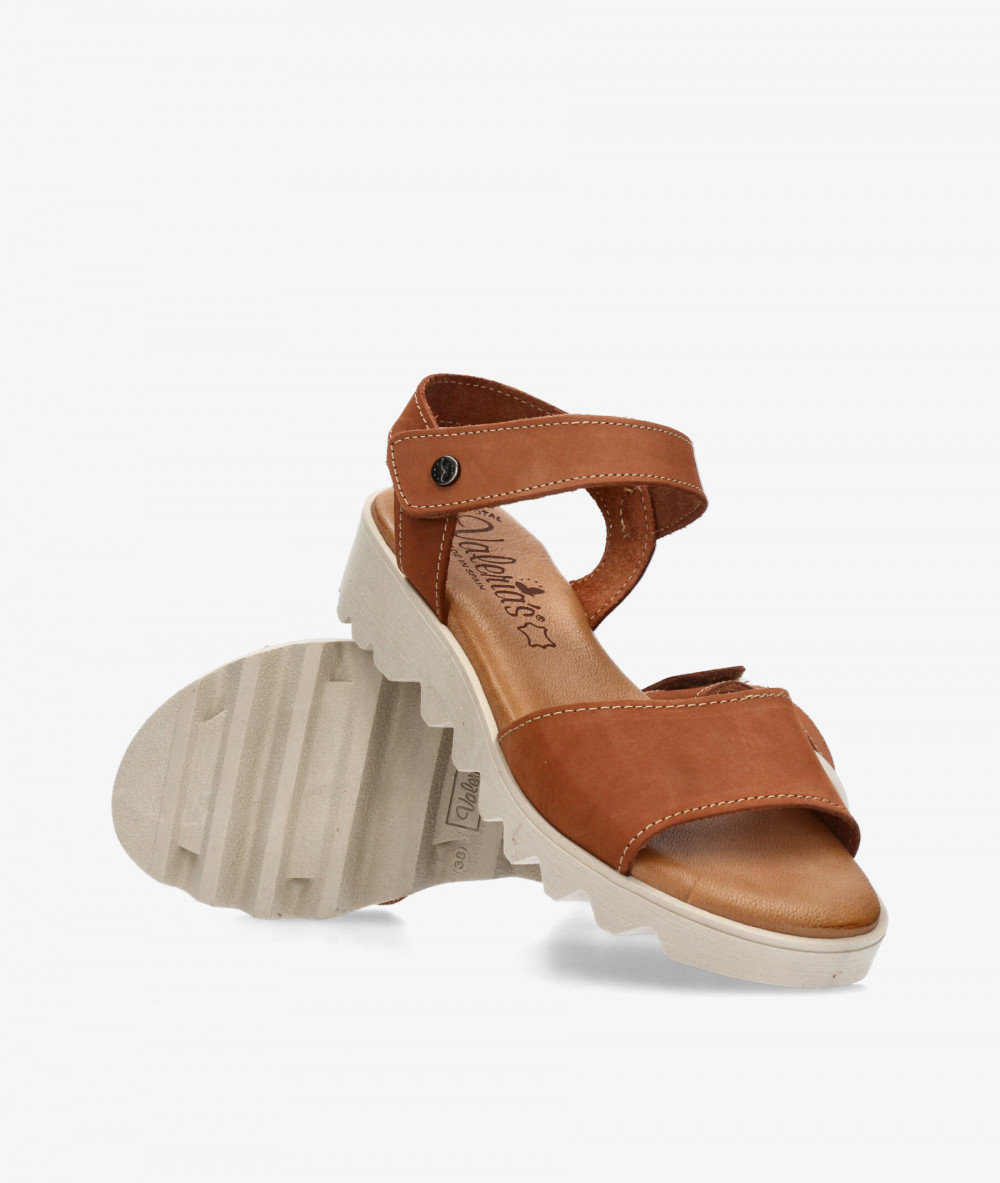 Sandalias Valeria´s  7144 en nobuck cuero 