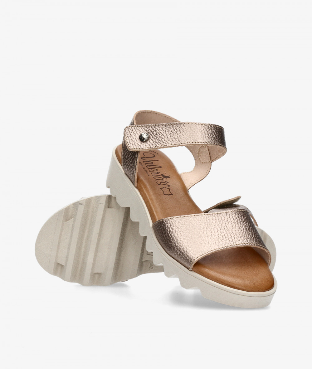 Sandalias Valeria´s  7144 en taupe metalizado
