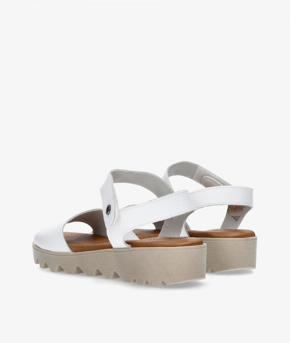 Sandalias Valeria´s  7144 en blanco