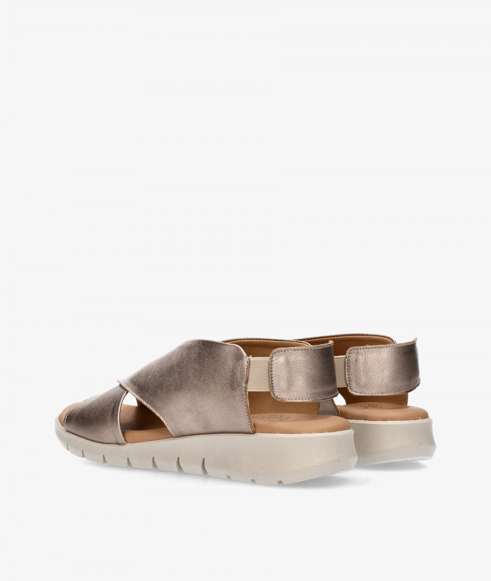 Sandalias Valeria´s  1023 en taupe metalizado