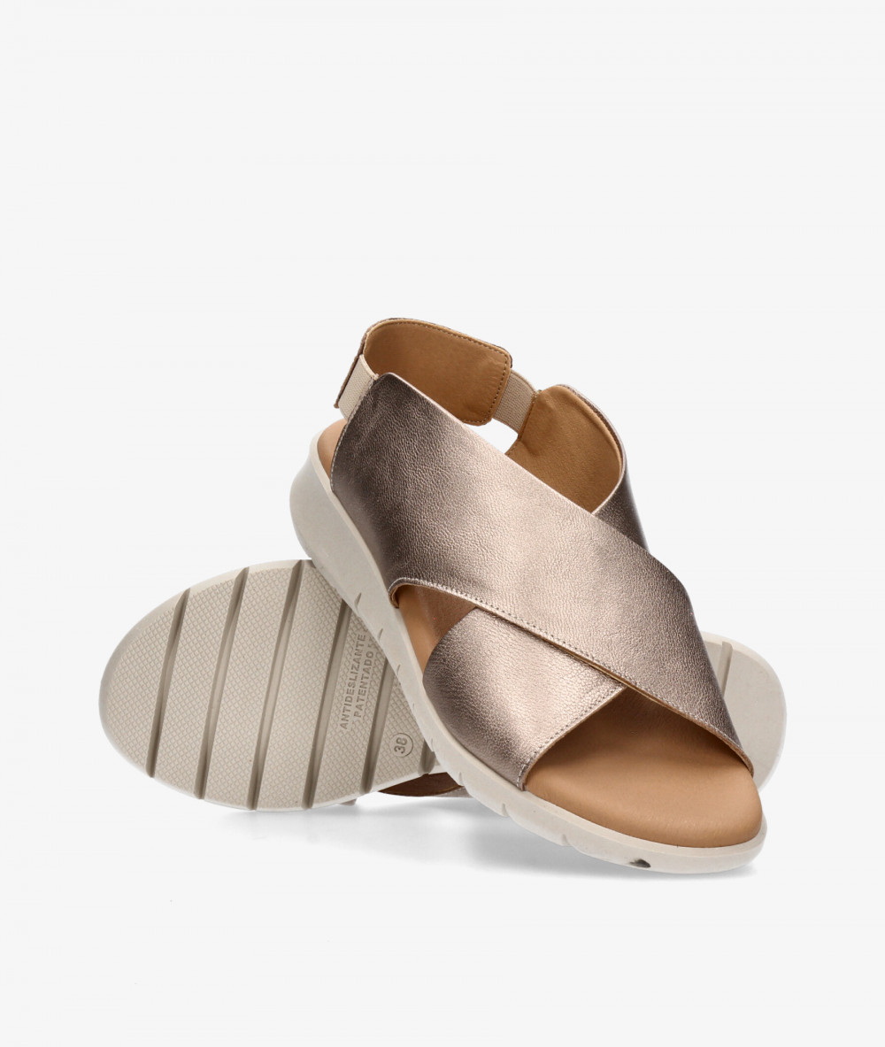 Sandalias Valeria´s  1023 en taupe metalizado