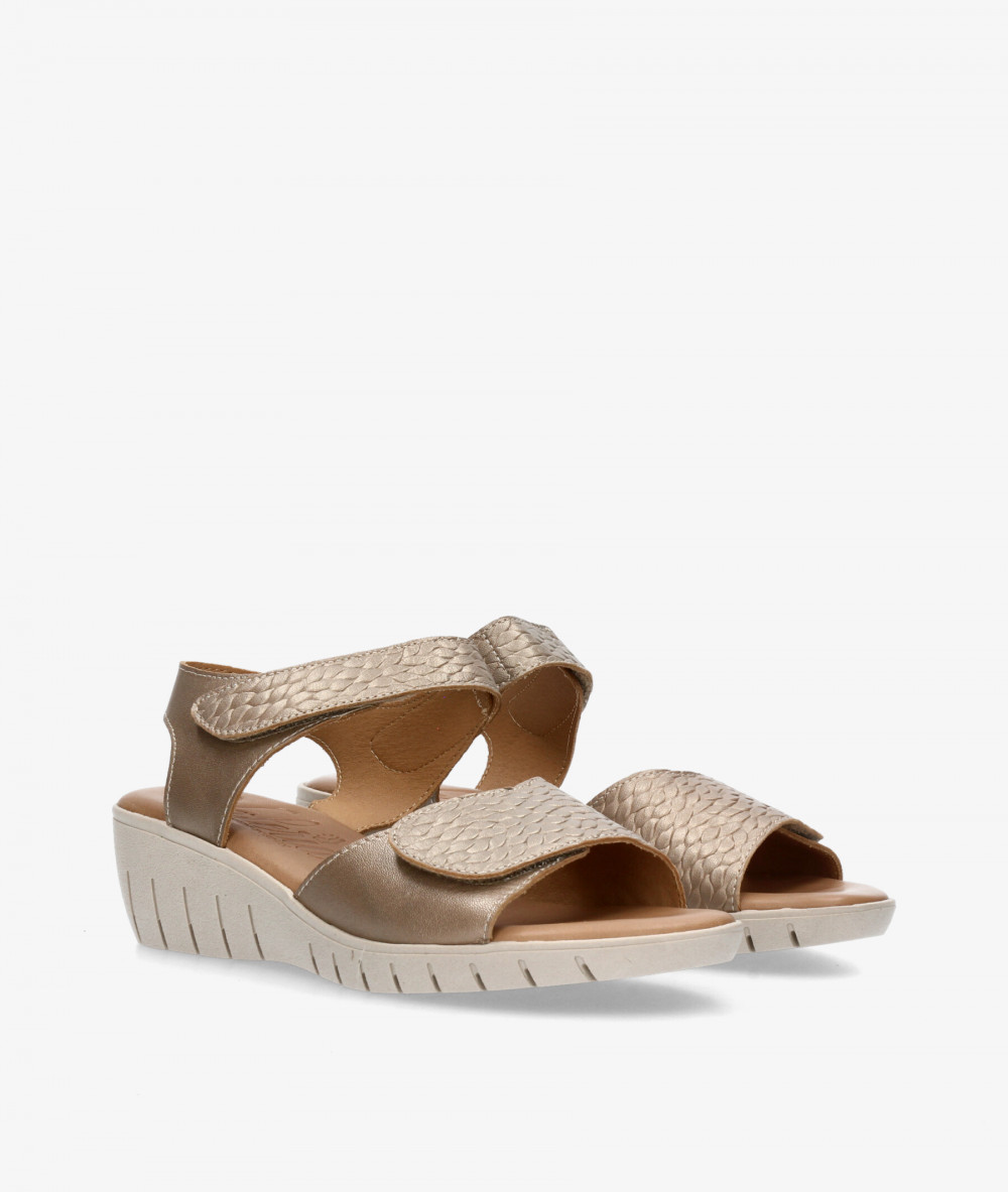 Sandalias Valeria´s  2680 en taupe metalizado