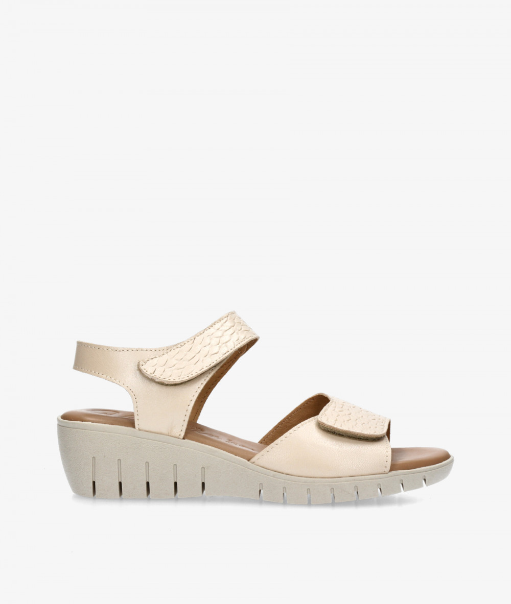 Sandalias Valeria´s  2680 en beige