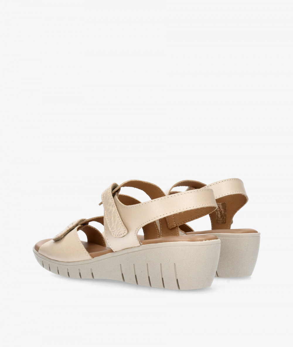 Sandalias Valeria´s  2684 en beige