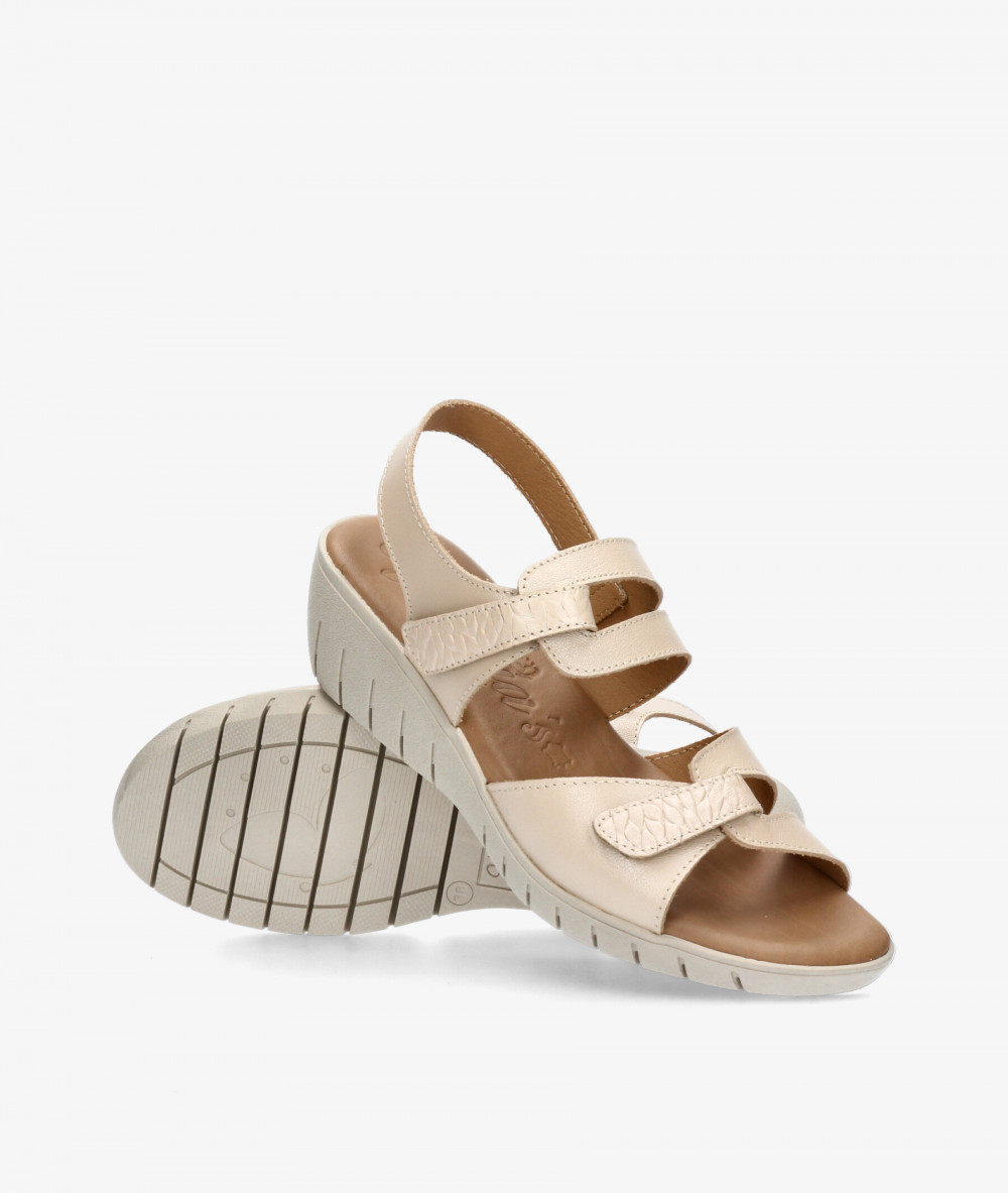 Sandalias Valeria´s  2684 en beige