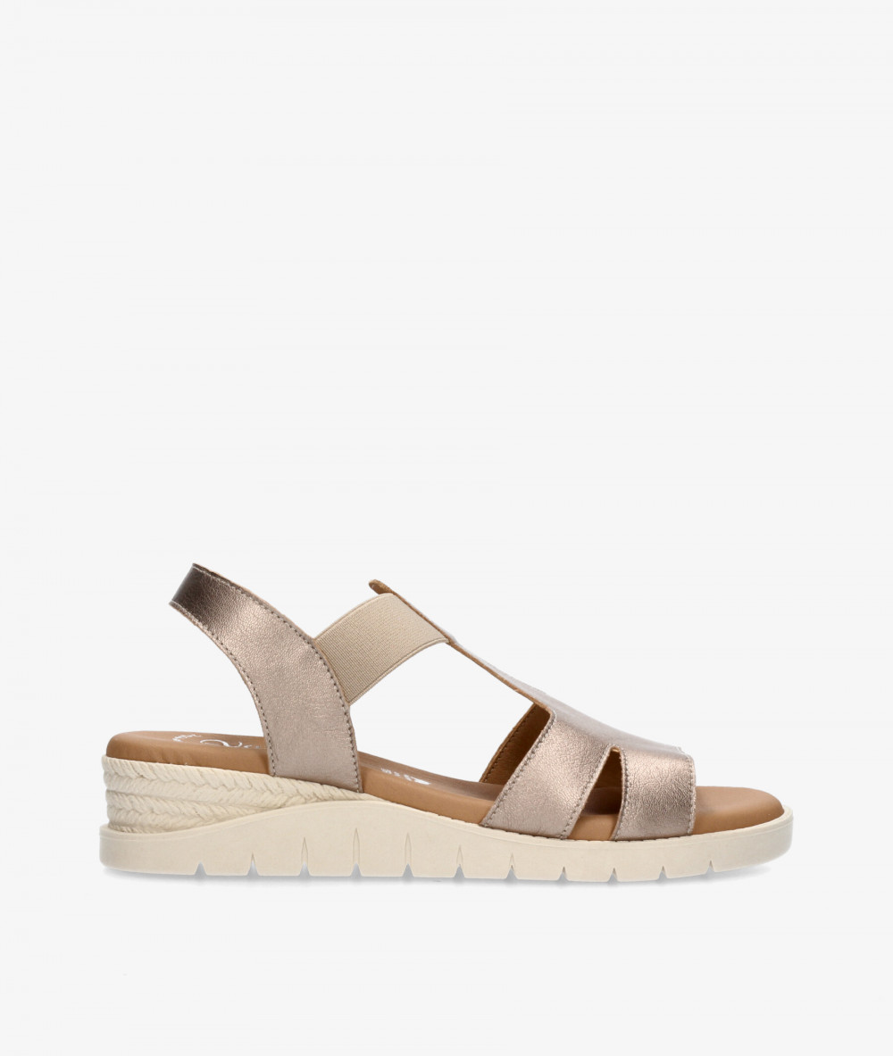 Sandalias Valeria´s  1025 en taupe metalizado