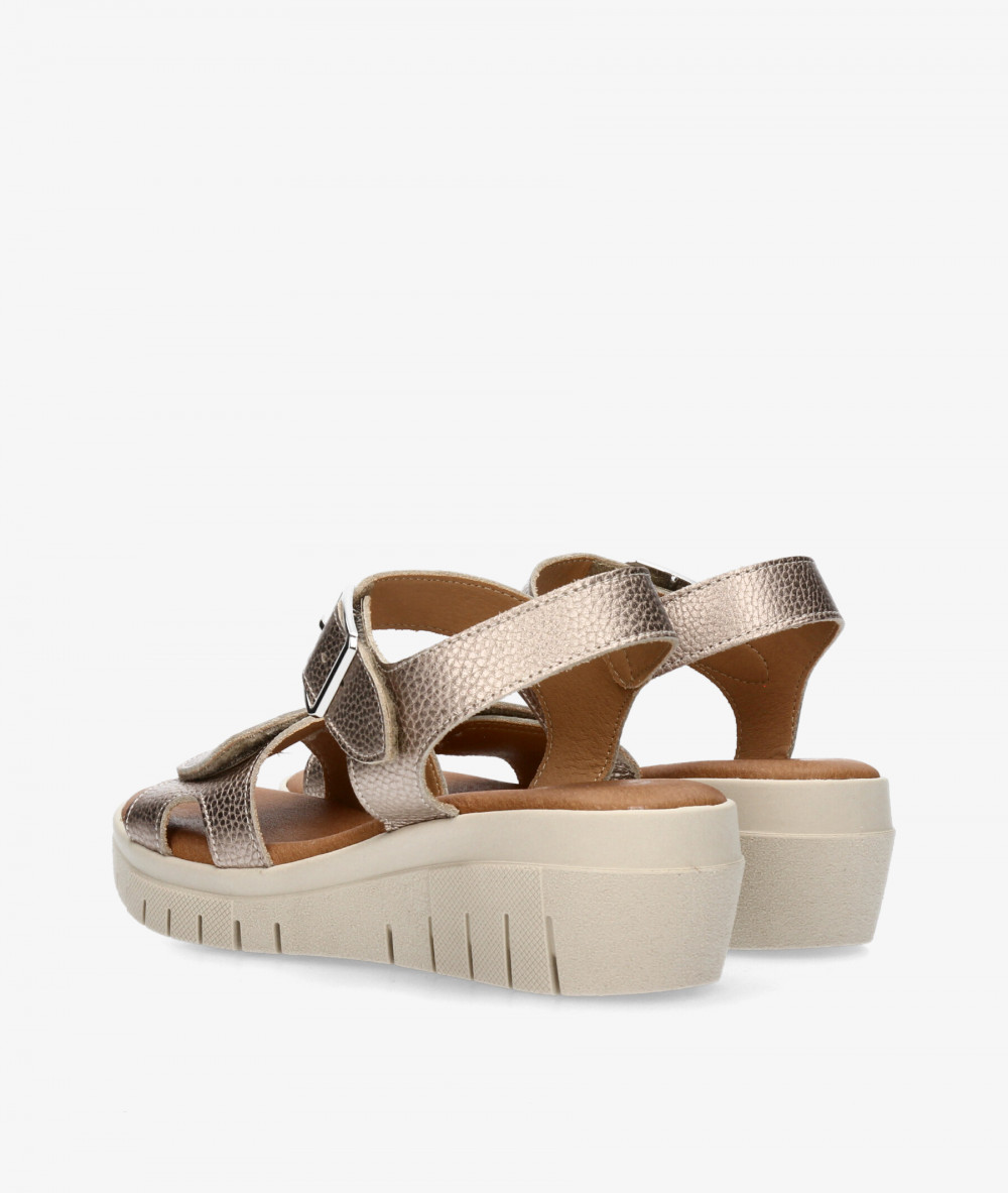 Sandalias Valeria´s  2659 en taupe metalizado