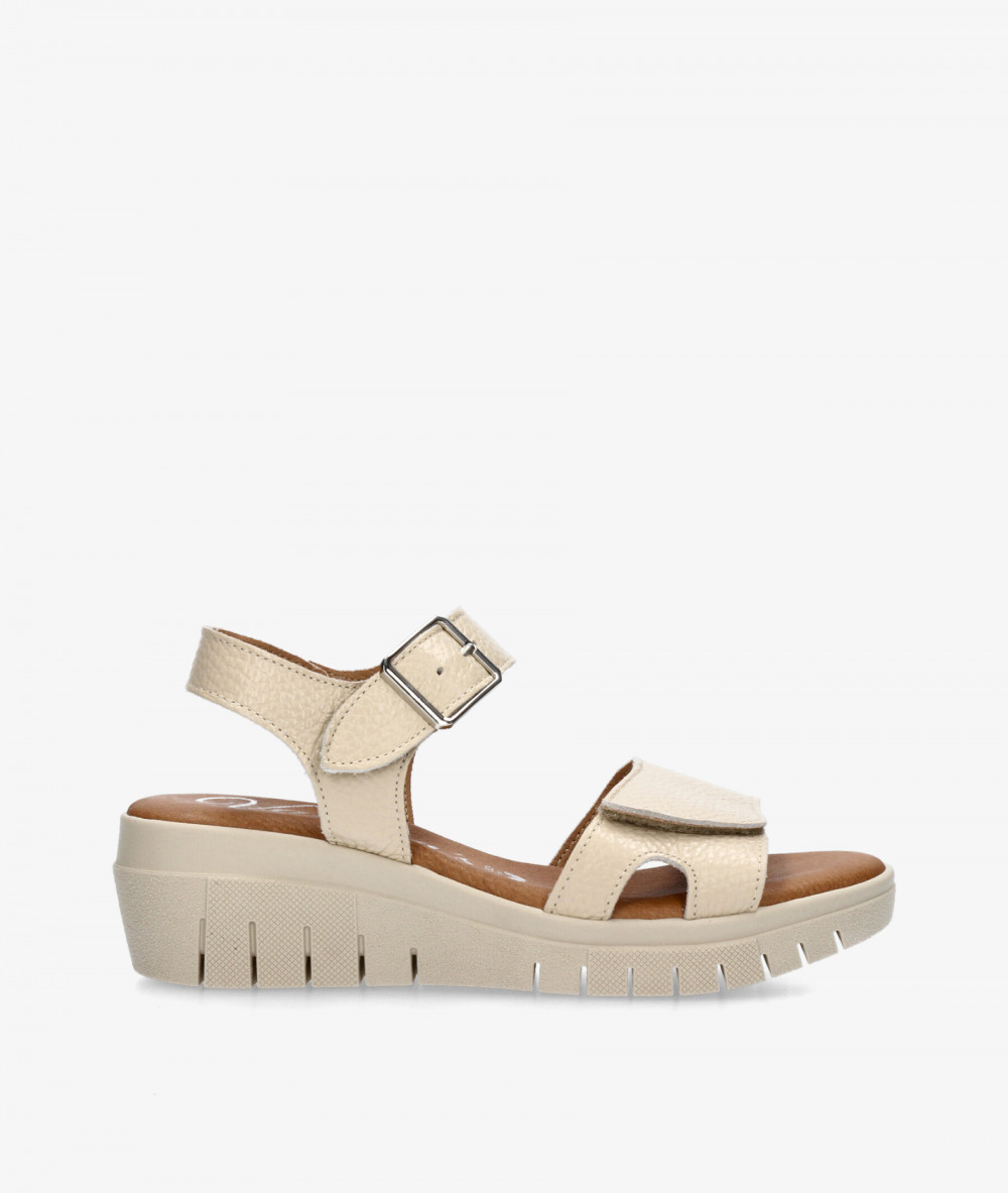 Sandalias Valeria´s  2659 en beige