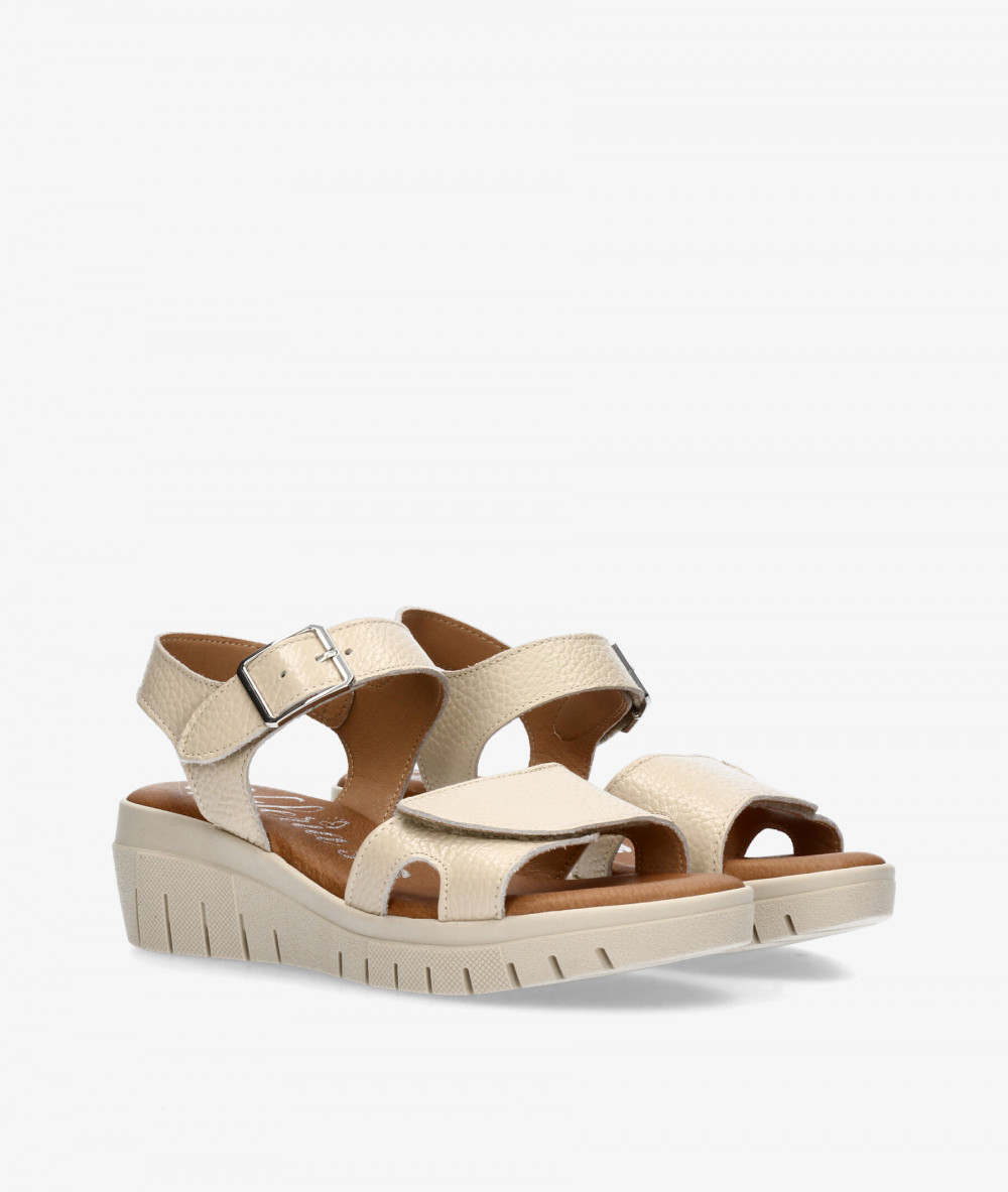 Sandalias Valeria´s  2659 en beige