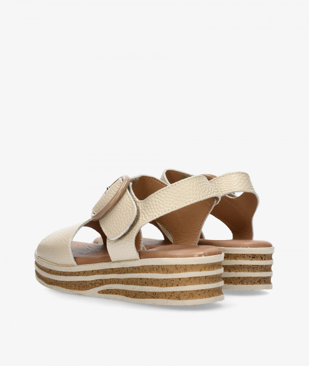 Sandalias Valeria´s  1946 en beige