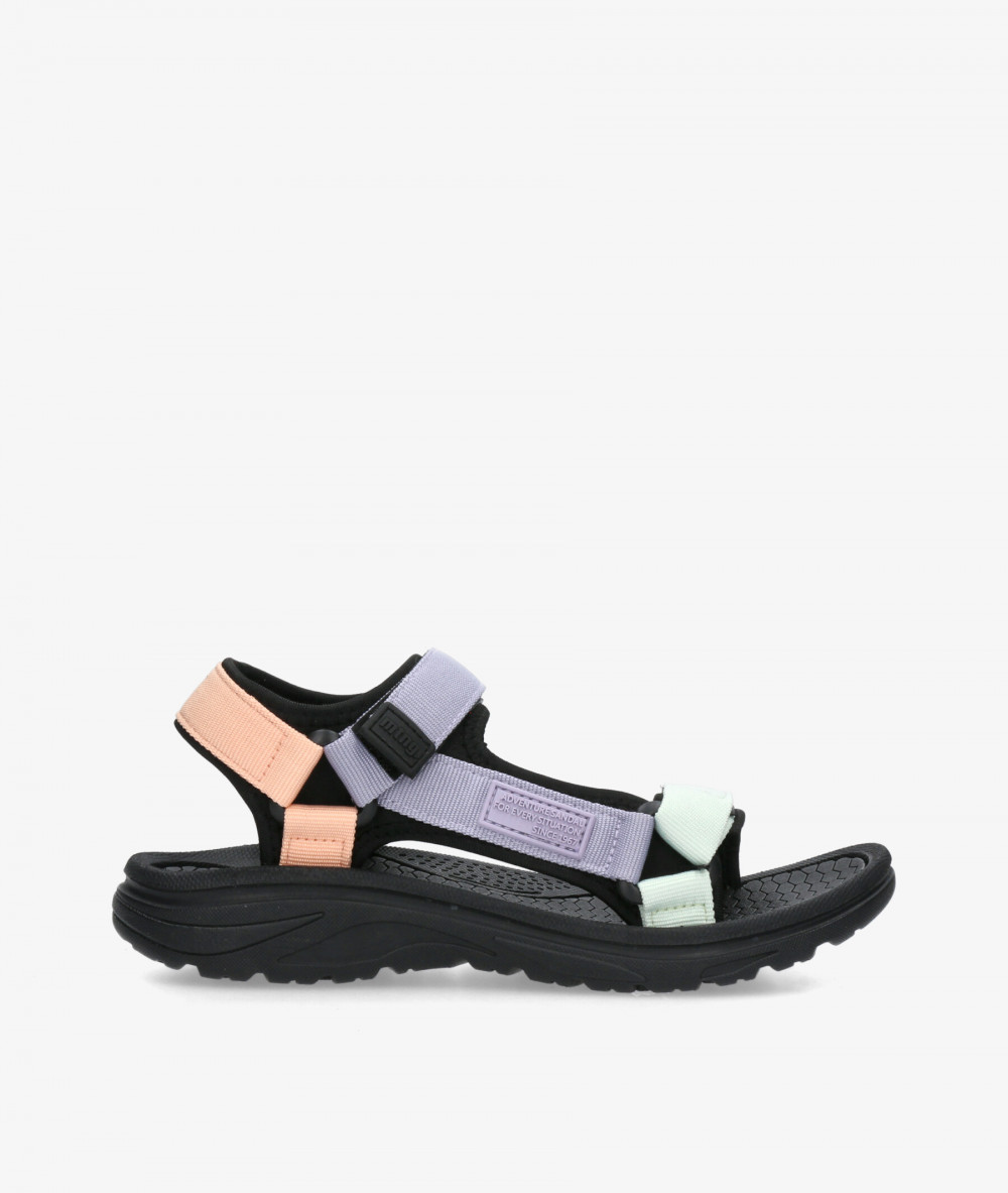 Sandalias Mustang  60804 en negro