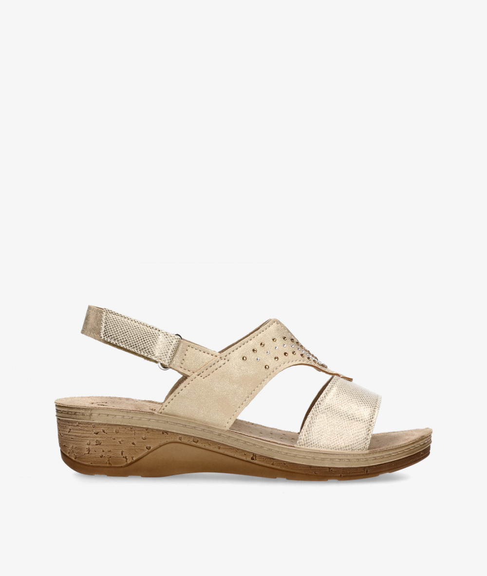 Sandalias INBLU  PV17 en oro